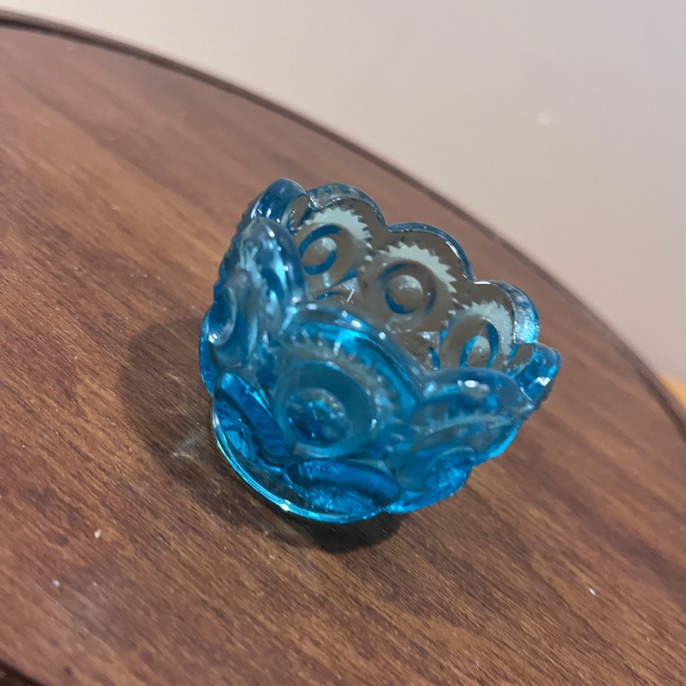 Vtg LE Smith Moon and Star Salt Cellar Aqua Blue Glass Scalloped Salt Dip MCM